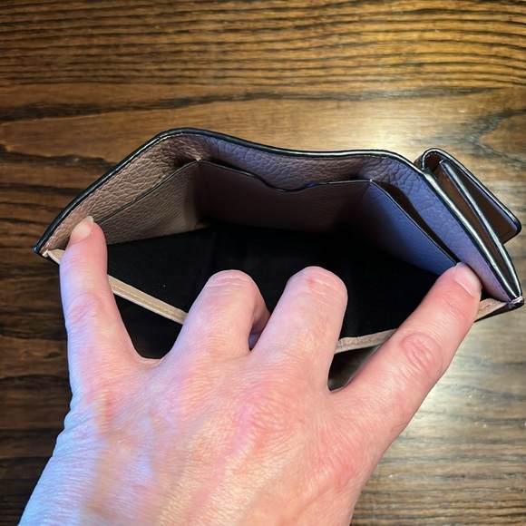 Alexander McQueen Compact Leather Wallet - Picture 10 of 12